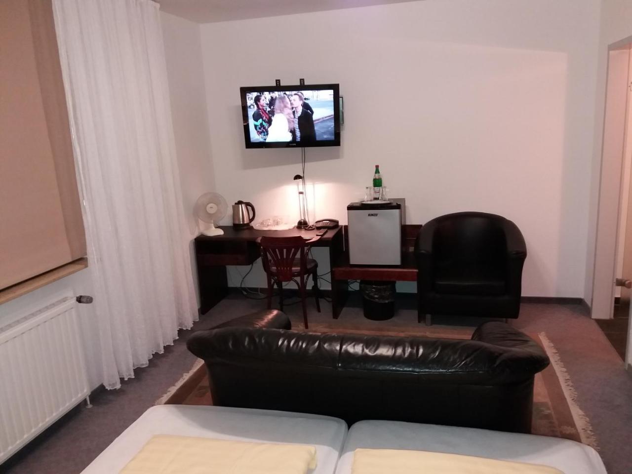 Hotel Aris Зарщед Екстериор снимка