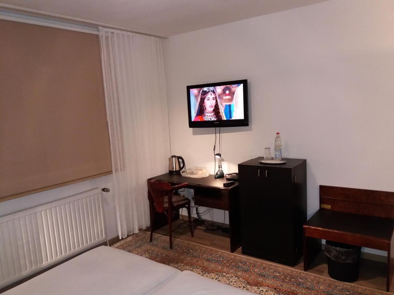 Hotel Aris Зарщед Екстериор снимка