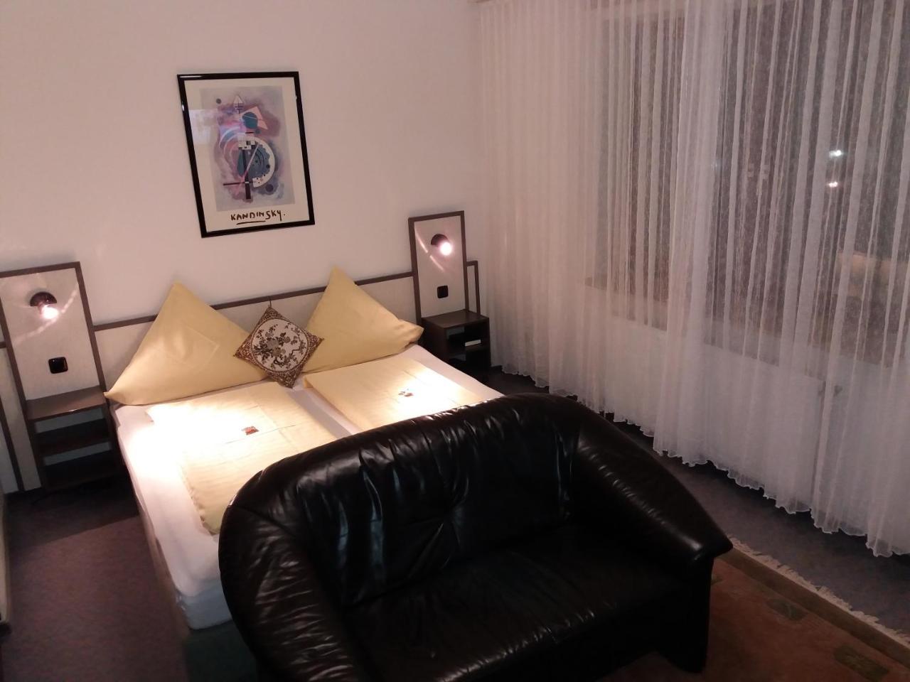 Hotel Aris Зарщед Екстериор снимка