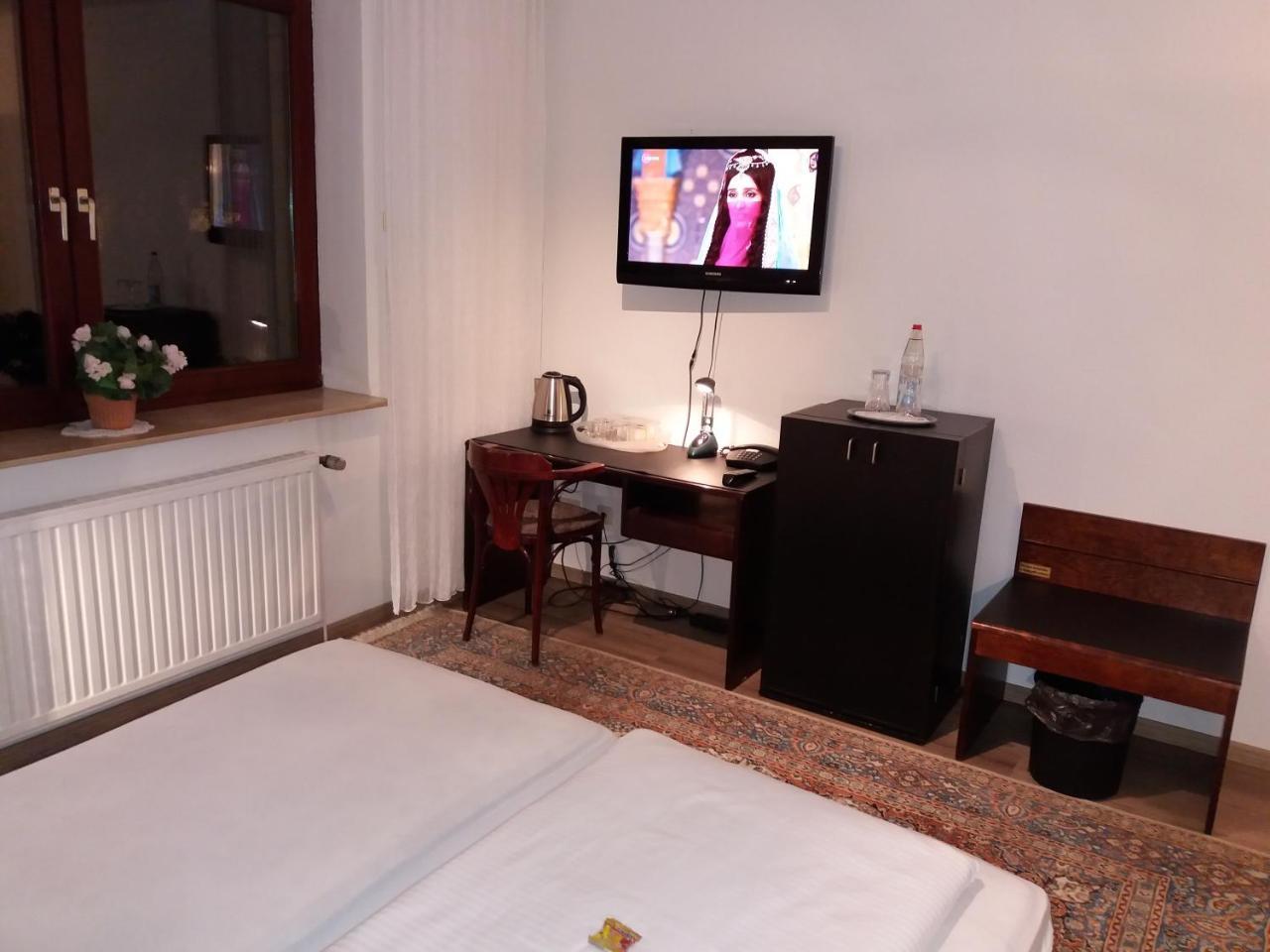 Hotel Aris Зарщед Екстериор снимка