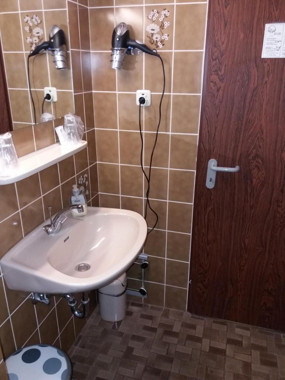 Hotel Aris Зарщед Екстериор снимка