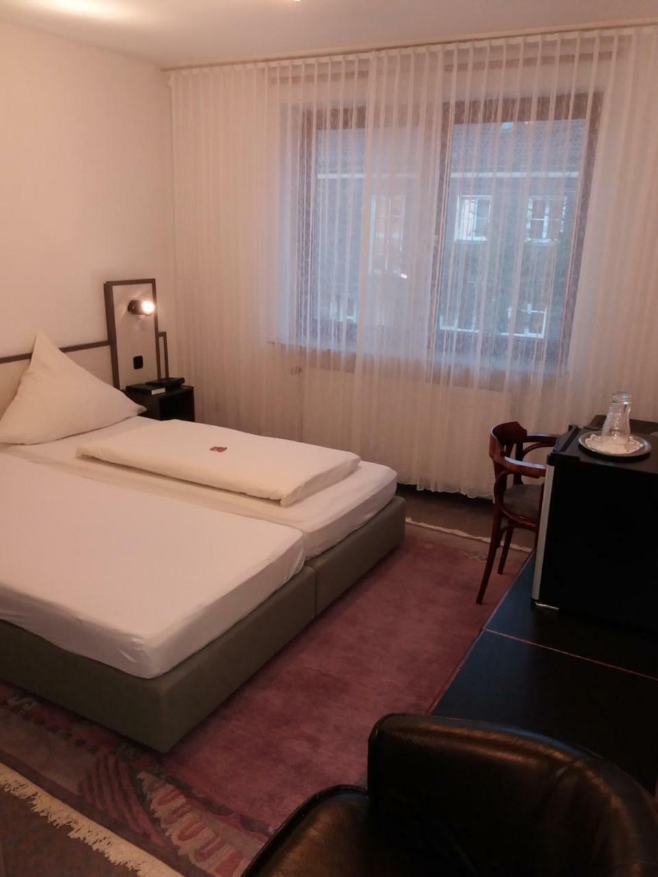 Hotel Aris Зарщед Екстериор снимка